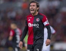 ''El golpe anímico ha sido muy duro, pero hay gente de mucha madurez y estamos pensando sacarlo a flote. Con trabajo saldremos de esta racha negativa'', compartió el canterano rojinegro. MEXSPORT / ARCHIVO