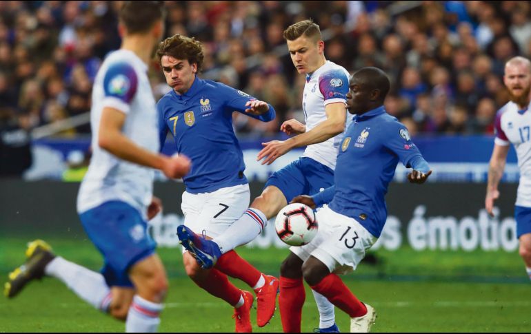 Los rumores lo colocan en varios colosos del fútbol europeo; sin embargo, el jugador no planea dejar el Chelsea. AP