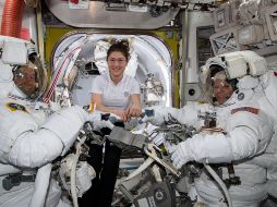 Tres las astronautas que actualemente son parte de la tripulación de la EEI. EFE
