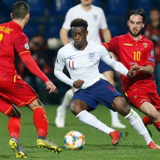 La UEFA investiga racismo en partido en Montenegro
