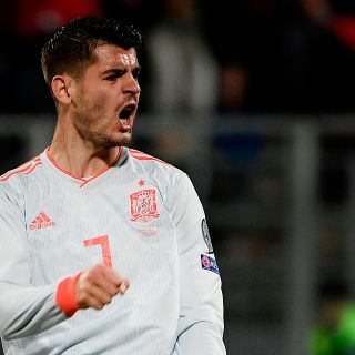 Morata lidera a España e Italia golea