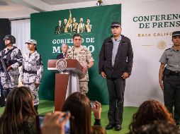 Los uniformes son mostrados a los medios de comunicación durante la conferencia de prensa del Presidente López Obrador, quien se encuentra de gira por Tijuana, Baja California. NTX / E. Jaramillo
