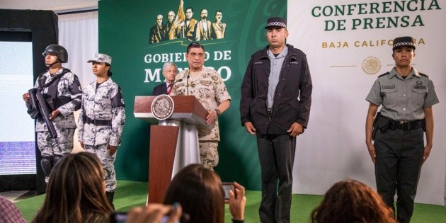 Presentan uniformes de la Guardia Nacional