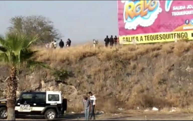 Los cuerpos fueron hallados al lado de la Autopista del Sol, una hora y media después del incidente. TWITTER / @Gato_Samm