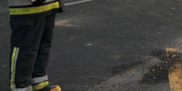 Mueren dos en volcadura de autob&uacute;s de pasajeros en Tijuana