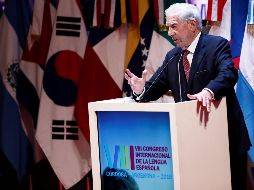 El escritor peruano Mario Vargas Llosa, durante su discurso en la sesión inaugural del VIII Congreso Internacional de la Lengua Española. EFE/Mariscal VIII