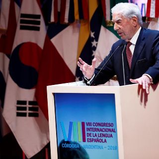 Noroña critica la postura de Vargas Llosa