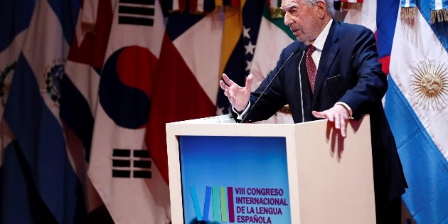 Noro&ntilde;a critica la postura de Vargas Llosa