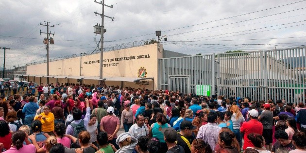Ri&ntilde;a en el penal de Topo Chico deja 30 lesionados