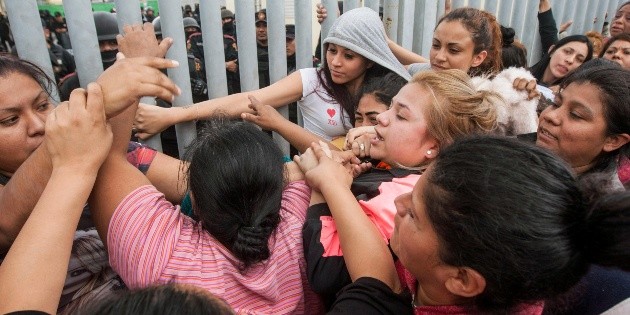 Cárteles envían mujeres a protesta en Topo Chico