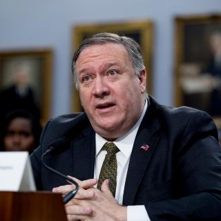 Dialoga México con Mike Pompeo sobre caso Venezuela