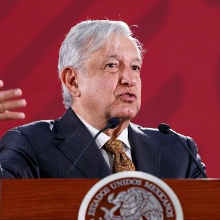 México detendrá flujo de migrantes con visas de trabajo: López Obrador