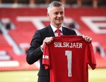 Manchester United recompensa a su también ex jugador por sus excelentes resultados desde que asumió las riendas del equipo, con 14 victorias en 19 partidos. AFP / O. Scarff