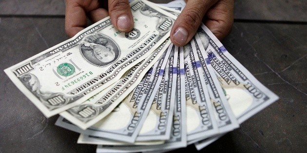 D&oacute;lar, a la venta hasta en 19.74 pesos en bancos capitalinos