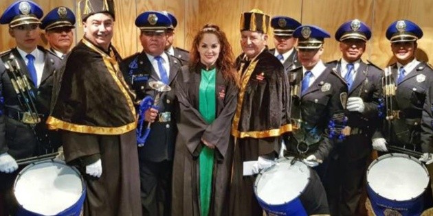Reconocen a Tatiana con Doctorado Honoris Causa