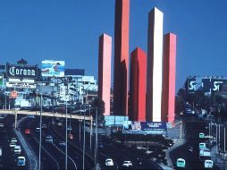 Habitantes de la zona reportaron la colocación de una puerta en el puente peatonal que cruza la vía Gustavo Baz, que comunica a las personas que caminan del circuito Pintores a Escultores y viceversa. EL INFORMADOR / ARCHIVO