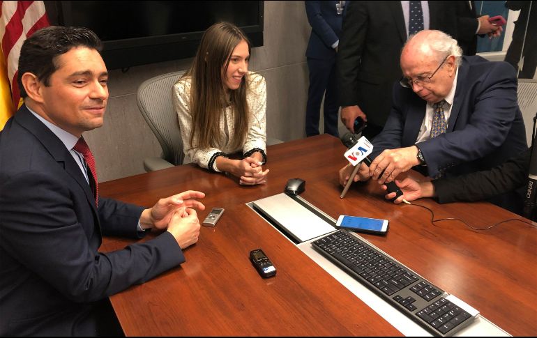 Melania Trump y Fabiana Rosales (en la imagen) sostuvieron una reunión privada en el club Mar-a-Lago. AP/L. Lugo