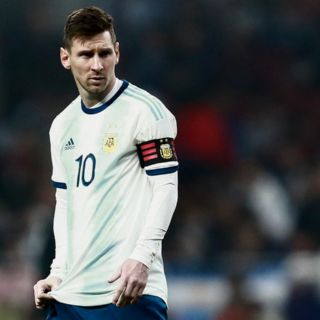 Messi dice que ''se hizo costumbre mentir'' sobre él en Argentina