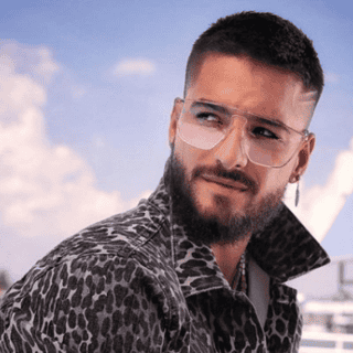 Maluma dice que tuvo que viajar con todo y terapeuta