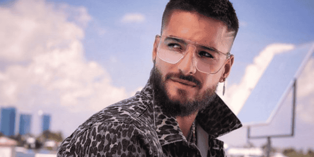 Maluma dice que tuvo que viajar con todo y terapeuta
