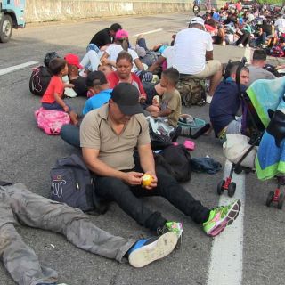 Caravana migrante llega a Huixtla, Chiapas