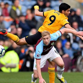 Raúl Jiménez y “Chicharito” vuelven a la acción con derrotas