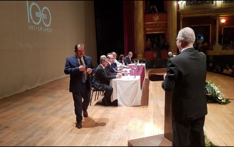 En el acto se contó con la asistencia del alcalde de Guadalajara, Ismael del Toro; el secretario General de Gobierno, Enrique Ibarra, y el presidente de la Mesa Directiva del Congreso, Salvador Caro. EL INFORMADOR/S. Blanco