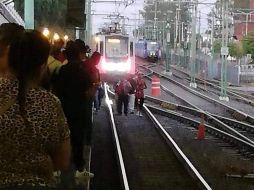 Explicaron que el tren no se descarriló totalmente, sino que se salió 