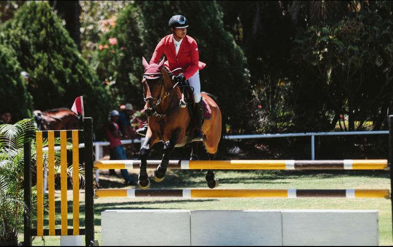 Diego Josué Macías realiza su recorrido a lomos de “Culiacán LS” para conquistar la moña verde en la prueba abierta a 1.20 metros. EL INFORMADOR / G. Gallo