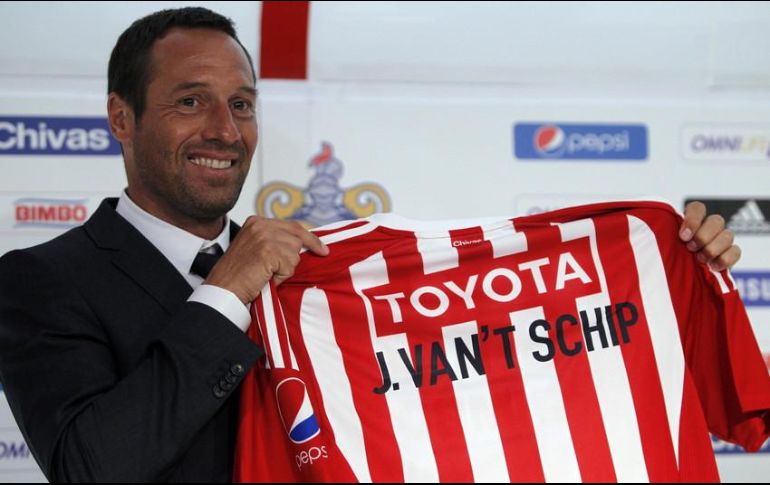 John Van't Schip, actual técnico del PEC Zwolle de Holanda, dirigió a Chivas entre 2012 y 2013. EFE/ARCHIVO