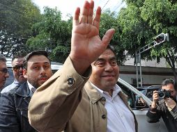 En uno de los spots, el Partido Verde presenta a Barbosa como su candidato y se menciona la frase Juntos Haremos Historia en Puebla, pero no se le identifica como candidato de coalición. SUN/ARCHIVO