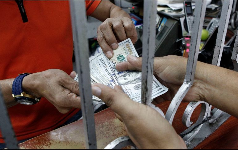 Este lunes, la moneda se compró en un precio mínimo de 18.10 pesos. EL INFORMADOR/ARCHIVO