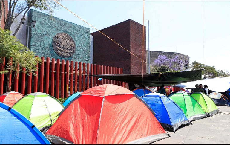 La CNTE levantó el jueves pasado su campamento afuera de la Cámara de Diputados, después de conversar con el secretario de Educación Pública. SUN