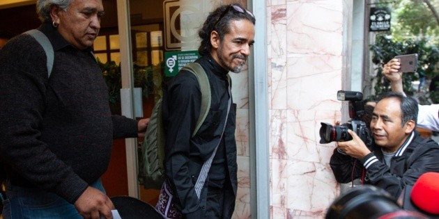 Rub&eacute;n Albarr&aacute;n pide perd&oacute;n por el patriarcado y le canta a Vega Gil