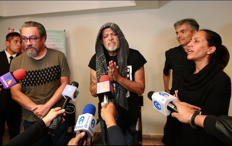 Los integrantes del grupo mexicano de rock, Botellita de Jerez y la Manager Paola Hernández, ofrecieron una conferencia de prensa . NTX / F. Estrada