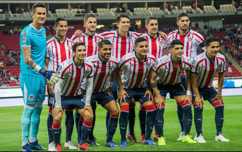 ''No vamos por un técnico para eludir el descenso sino que estamos buscando un técnico que nos meta a otro nivel, a lo que representa esta camiseta'', dice Mariano Varela. MEXSPORT / C. De Marchena