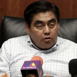 Acusan a Miguel Barbosa de adquirir casa de forma corrupta