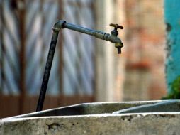 Se estima que de las 126 colonias en El Salto, hay cinco con desabasto de agua por falta de infraestructura. EL INFORMADOR / ARCHIVO