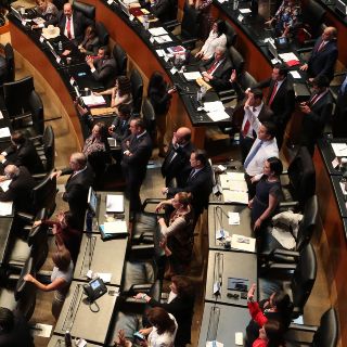 Oposición en el Senado presenta amparo contra ternas de la CRE