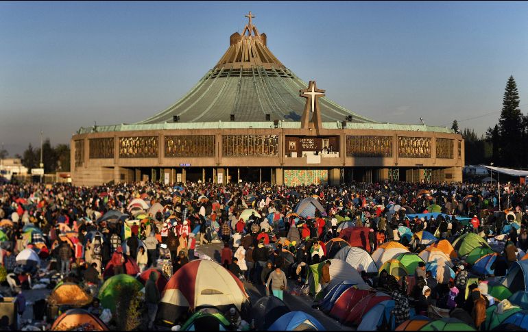 La Basílica de Guadalupe recibe cada año a 18 millones de personas. AFP/ARCHIVO