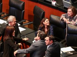 Xóchitl Gálvez (derecha) anticipó que con estos perfiles se corre el riesgo de que la CFE pueda perder calificación por malas decisiones en materia de inversión. SUN/D. Sánchez