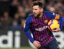 Para el presidente del conjunto catalán, Messi es jugador de un solo club porque su relación ''va más allá de su futbol''. AFP / ARCHIVO