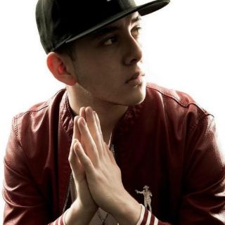 Hijo menor de Jenni Rivera debuta como cantante