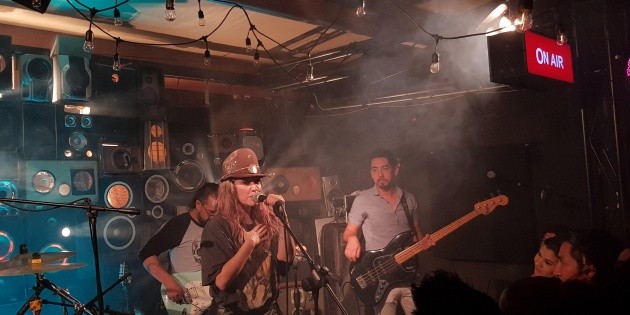 Mar&iacute;a Barracuda convierte el miedo en luz