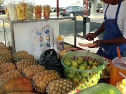 La piña tiene un efecto saciante, esto es en parte por su alto contenido de fibra, por lo que si estás en una dieta o simplemente tienes hambre y quieres algo que te haga sentir satisfecho, la piña te ayudará. EL INFORMADOR / ARCHIVO