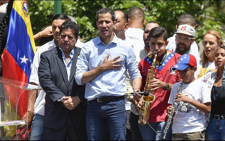 Guaidó aseguró que el crudo del país financia a la inteligencia cubana en Venezuela. AFP/M. Delacroix