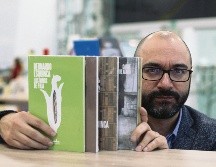 Autor. Bernardo Esquinca se mueve en terrenos de Edgar Allan Poe para resolver uno de sus acertijos literarios. EL INFORMADOR / G. Gallo