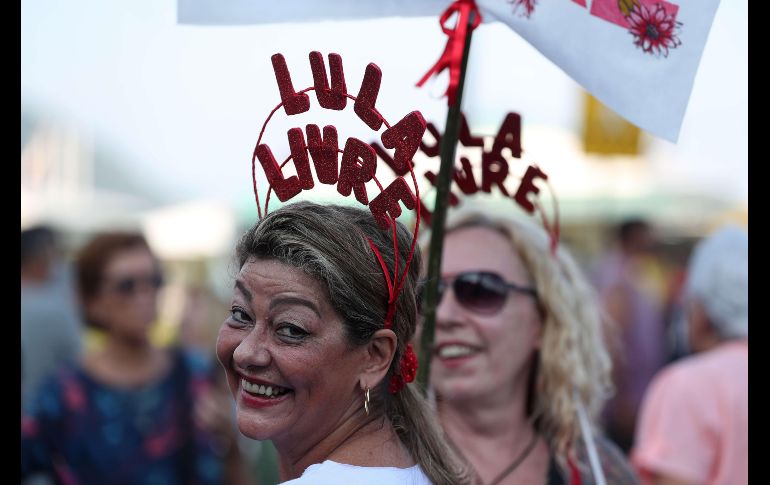 Simpatizantes del expresidente brasileño protestan este domingo en la playa de Copacabana, en Río de Janeiro.