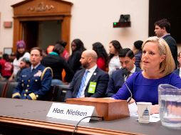 La funcionaria estuvo en el ojo del huracán por la política de separación de familias de migrantes en 2018. ARCHIVO / AFP