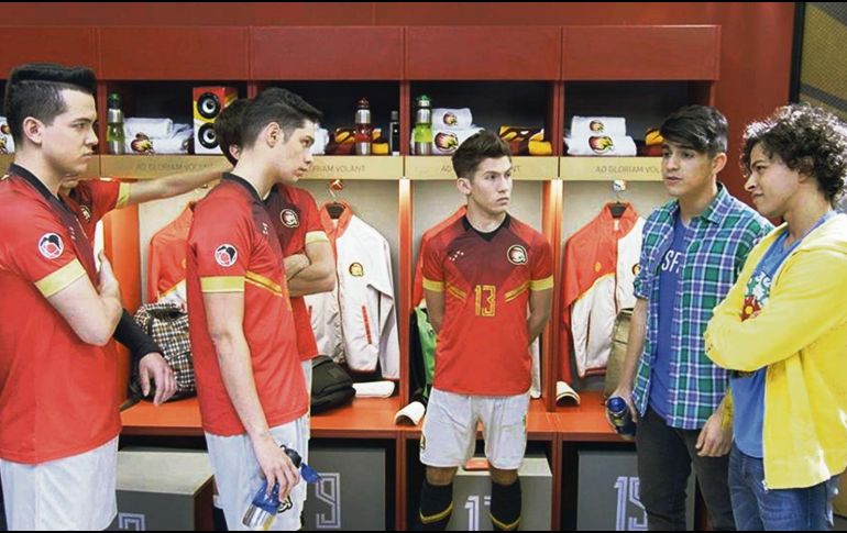 Los protagonistas de la Disney XD tendrán que trabajar profundo para llegar al campeonato. CORTESÍA